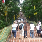 Puh... so viele Stufen bis zum Doi Suthep Tempel bei Chiang Mai / Thailand